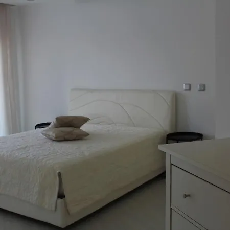 فيلة Arriba Beach & Country تشارنكه